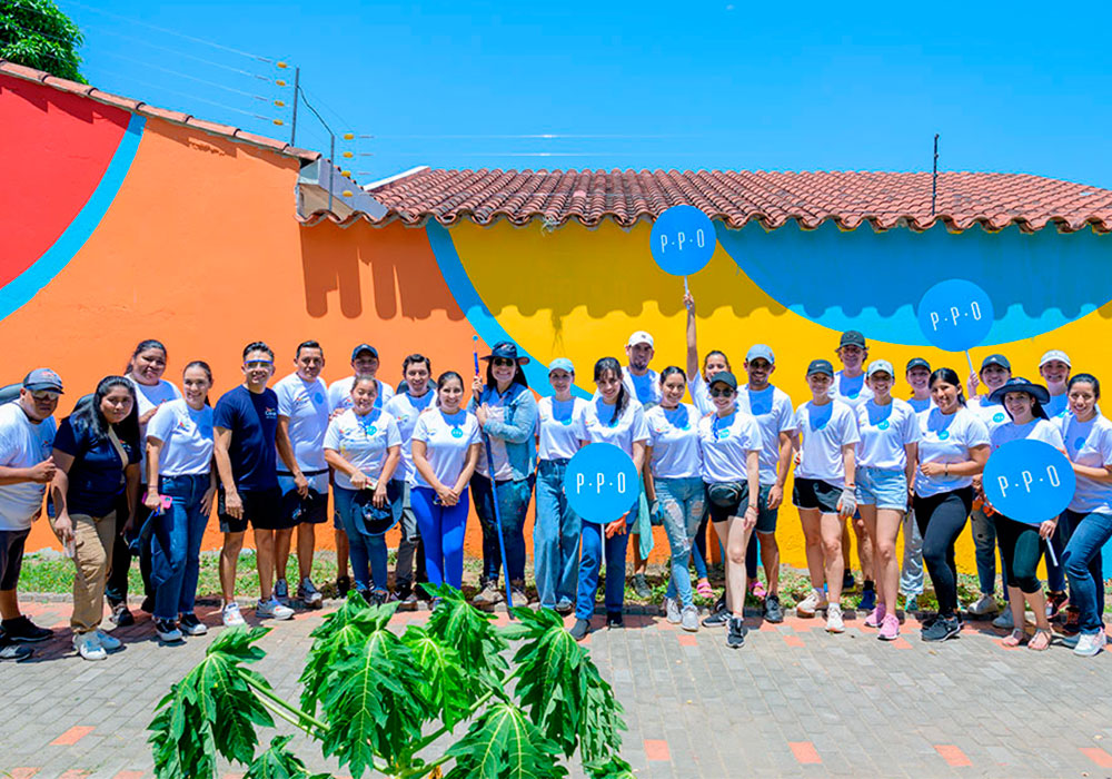 Plaza Urbanización Cañoto in Las Palmas experiences a revitalization thanks to the collaboration between PPO Abogados and Paints Coral